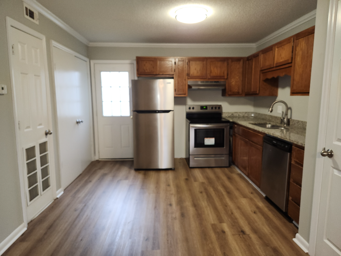 2005 Morgan Ave Sw Apt 4 #4 - Photo 3 of 13