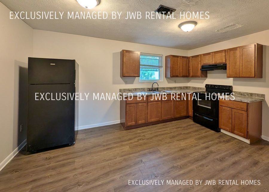 5013 Chivalry Dr - Photo 2 of 7