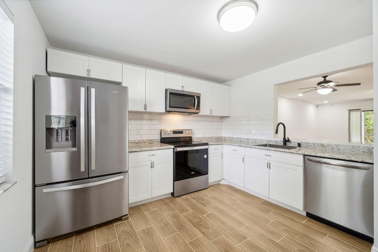 1507 Lakeview Dr E #1 - Photo 2 of 9