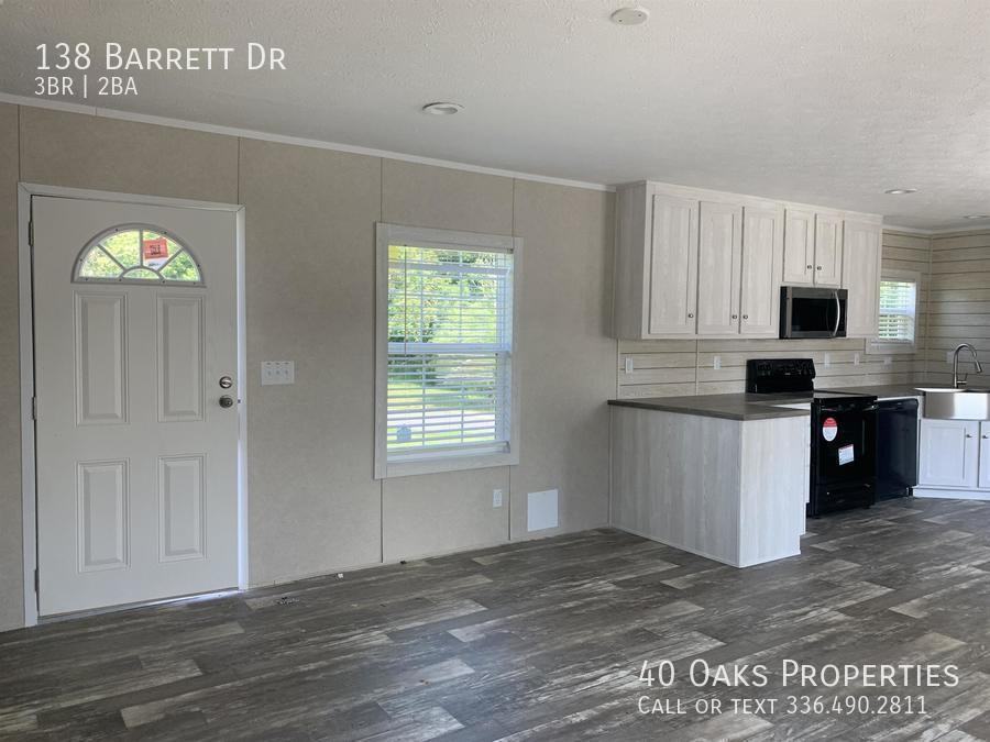 138 Barrett Dr - Photo 2 of 18