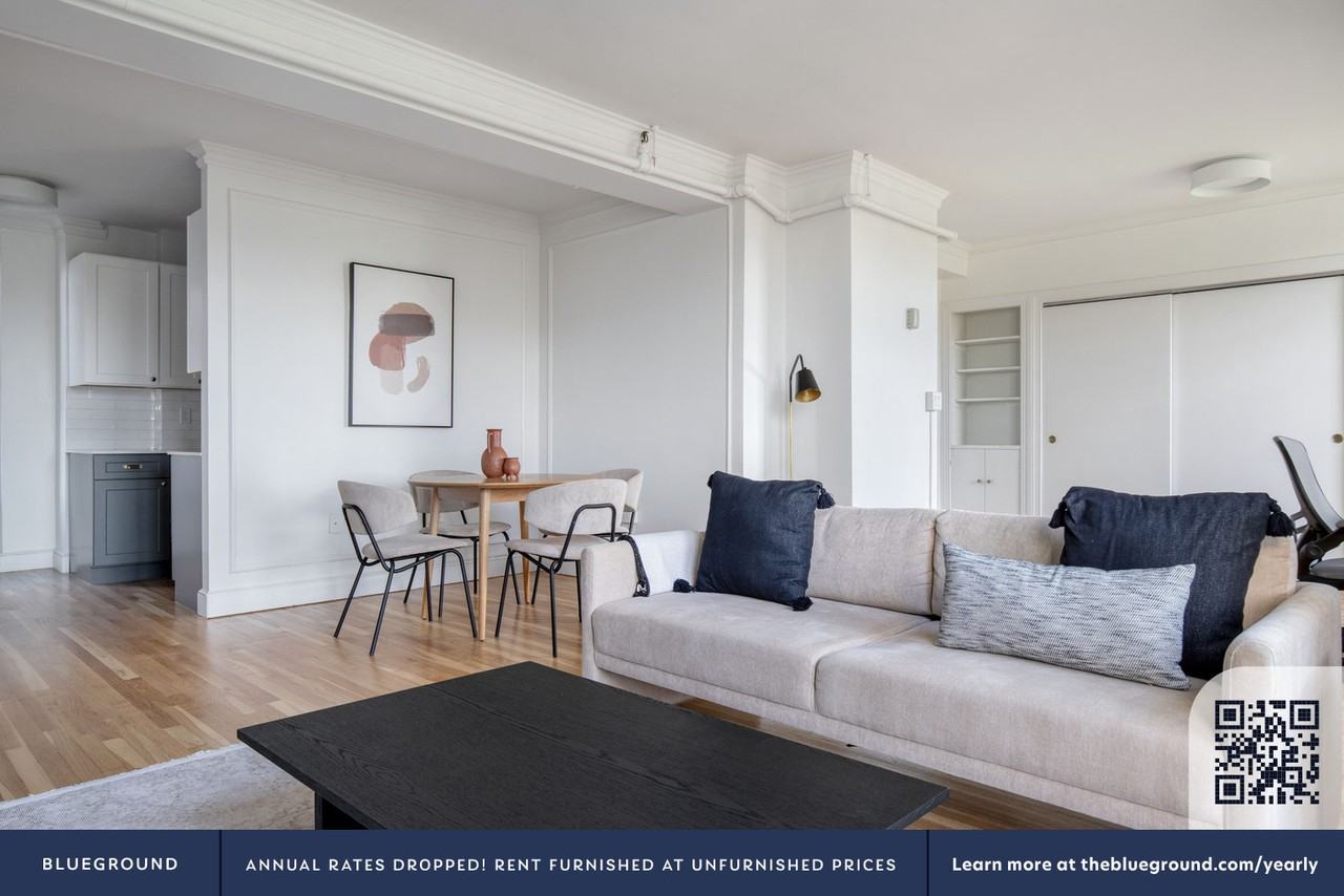 1284 Beacon Street - Photo 4 of 33