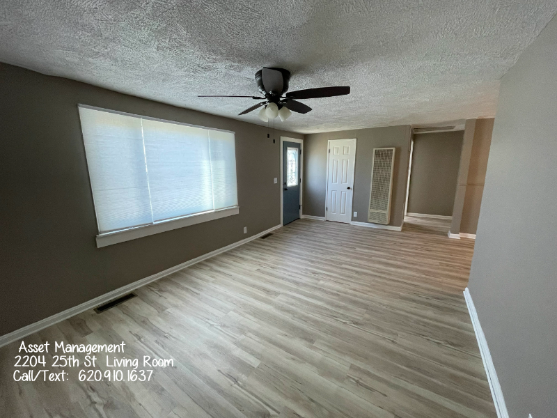 2204 25th St - Photo 5 of 17