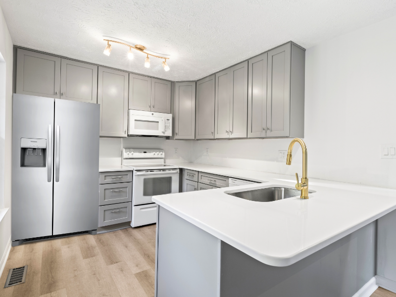 240 N Cedarbrook Dr - Photo 5 of 18