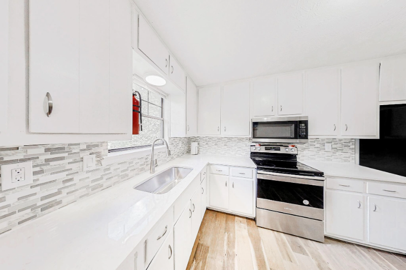 2731 Rockdale Drive - Photo 3 of 9