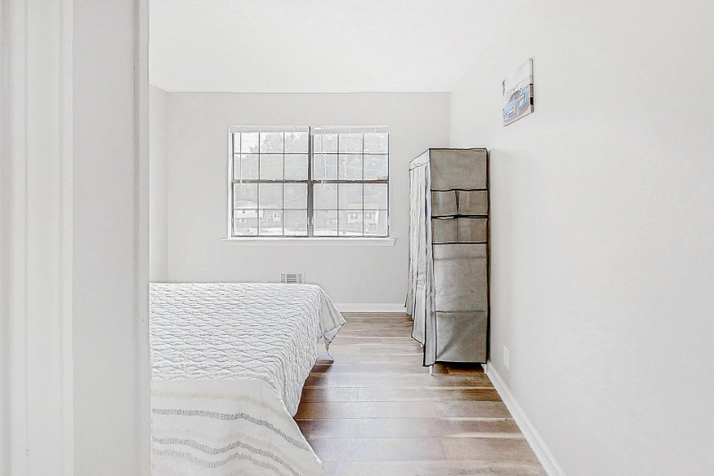 2731 Rockdale Drive - Photo 6 of 9