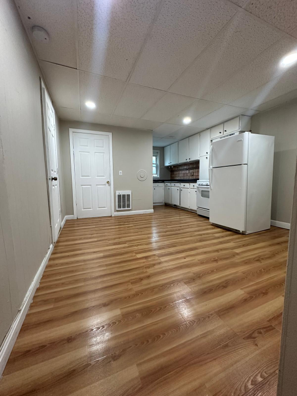 104 Lexington St Apt 2nd #2 - Photo 2 of 12