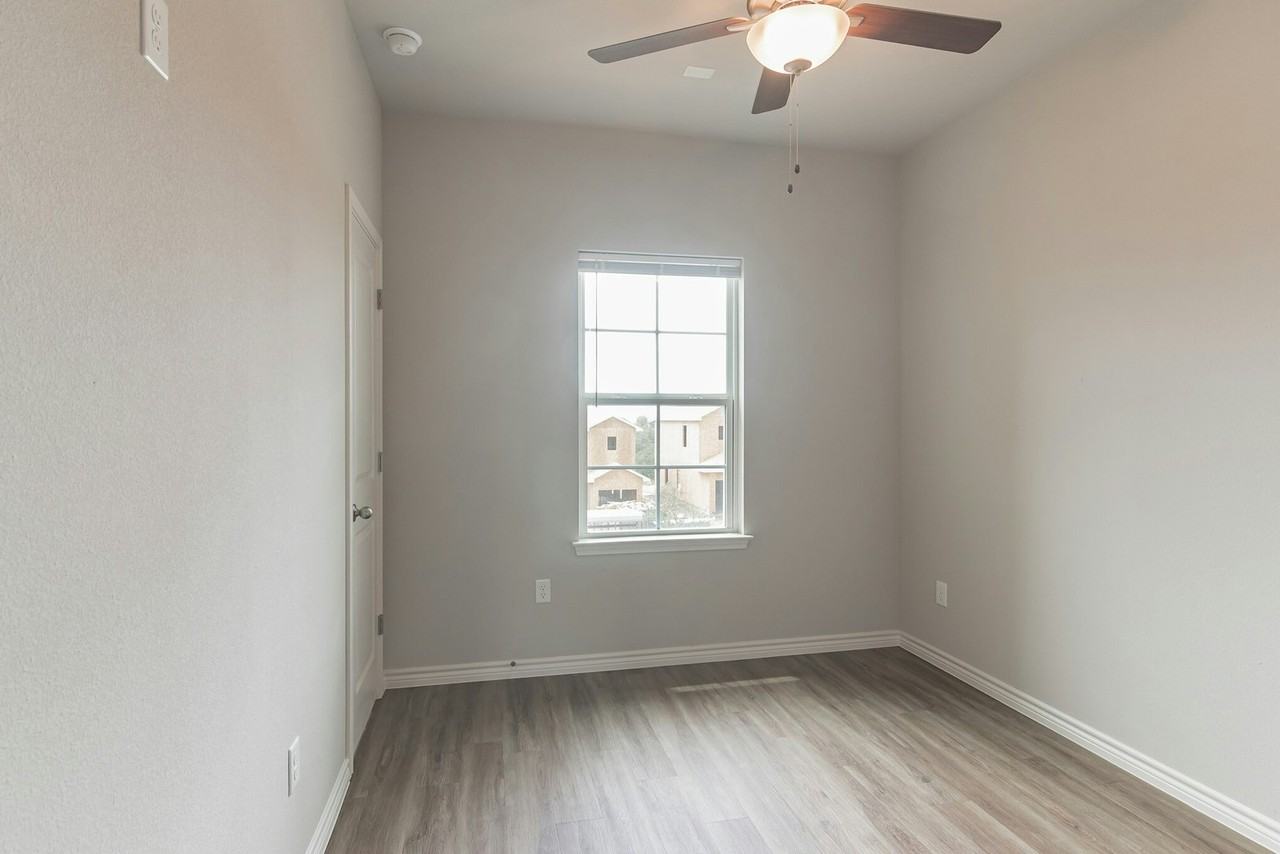 120 Peruna Drive - Photo 2 of 31