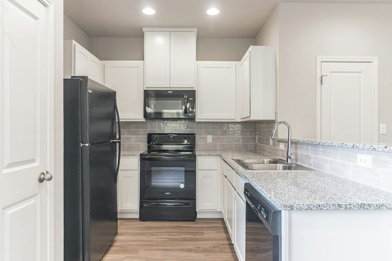 120 Peruna Drive - Photo 6 of 31