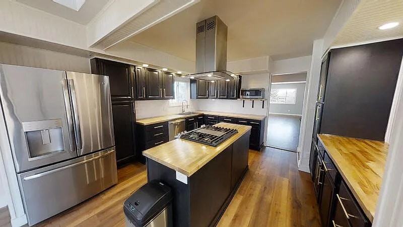 4222 N Chestnut St - Photo 3 of 16