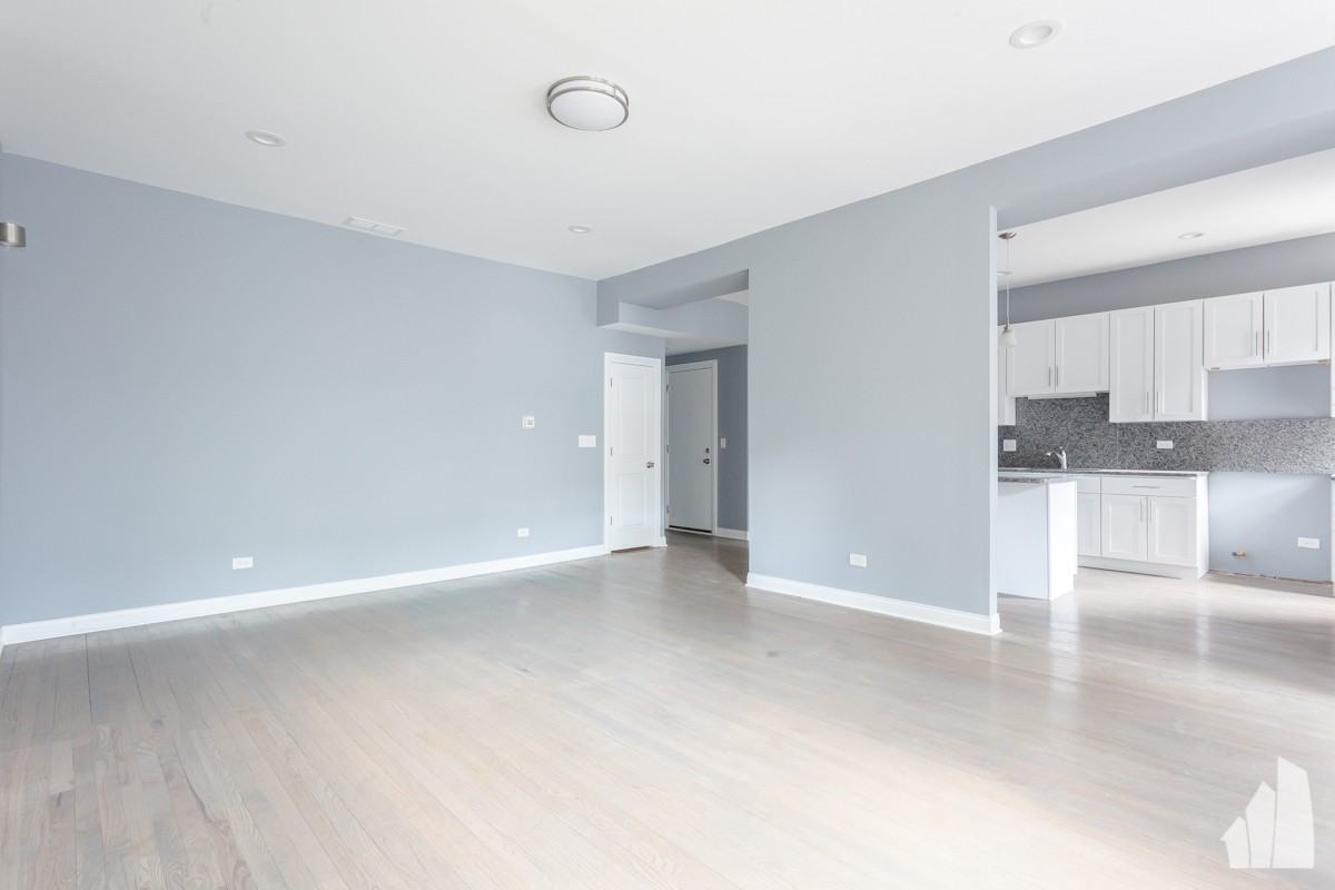 5130 South Greenwood Avenue #2S - Photo 5 of 16