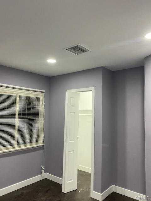 100 E Buckthorn St - Photo 2 of 4