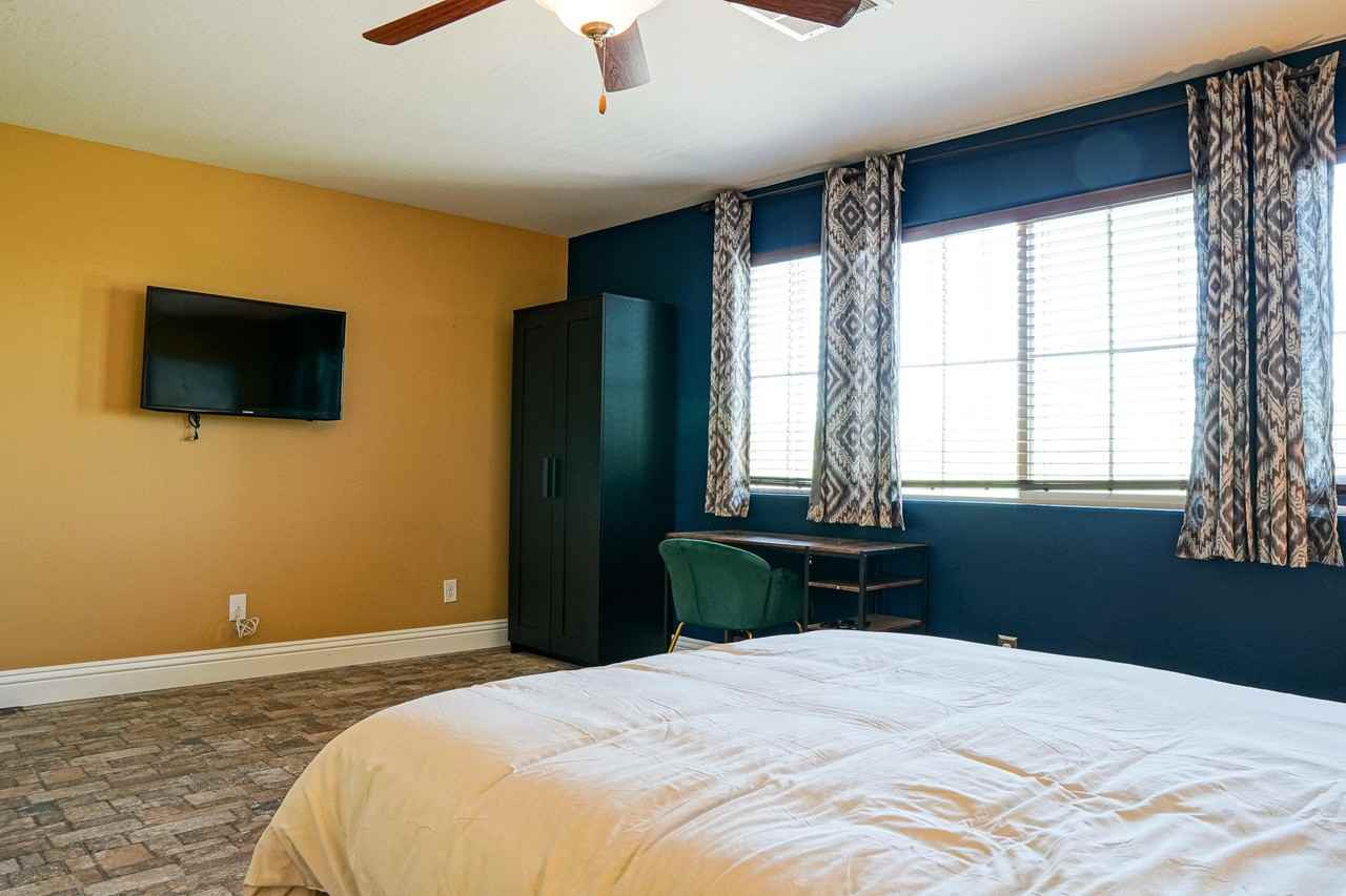 Little Bay Ave - Photo 7 of 8