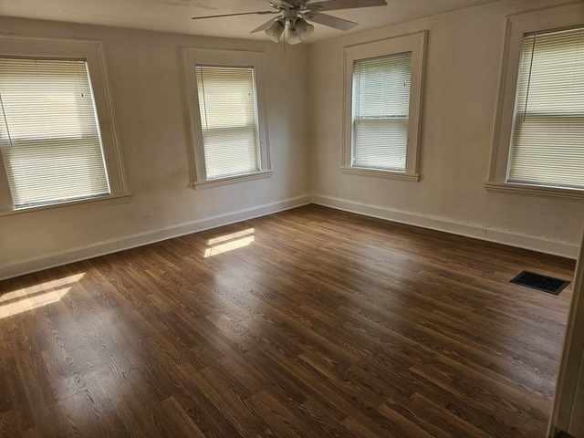 107 N Washington St - Photo 2 of 8