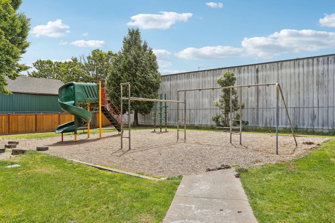 Woodfield Apartments - Photo 7 of 32