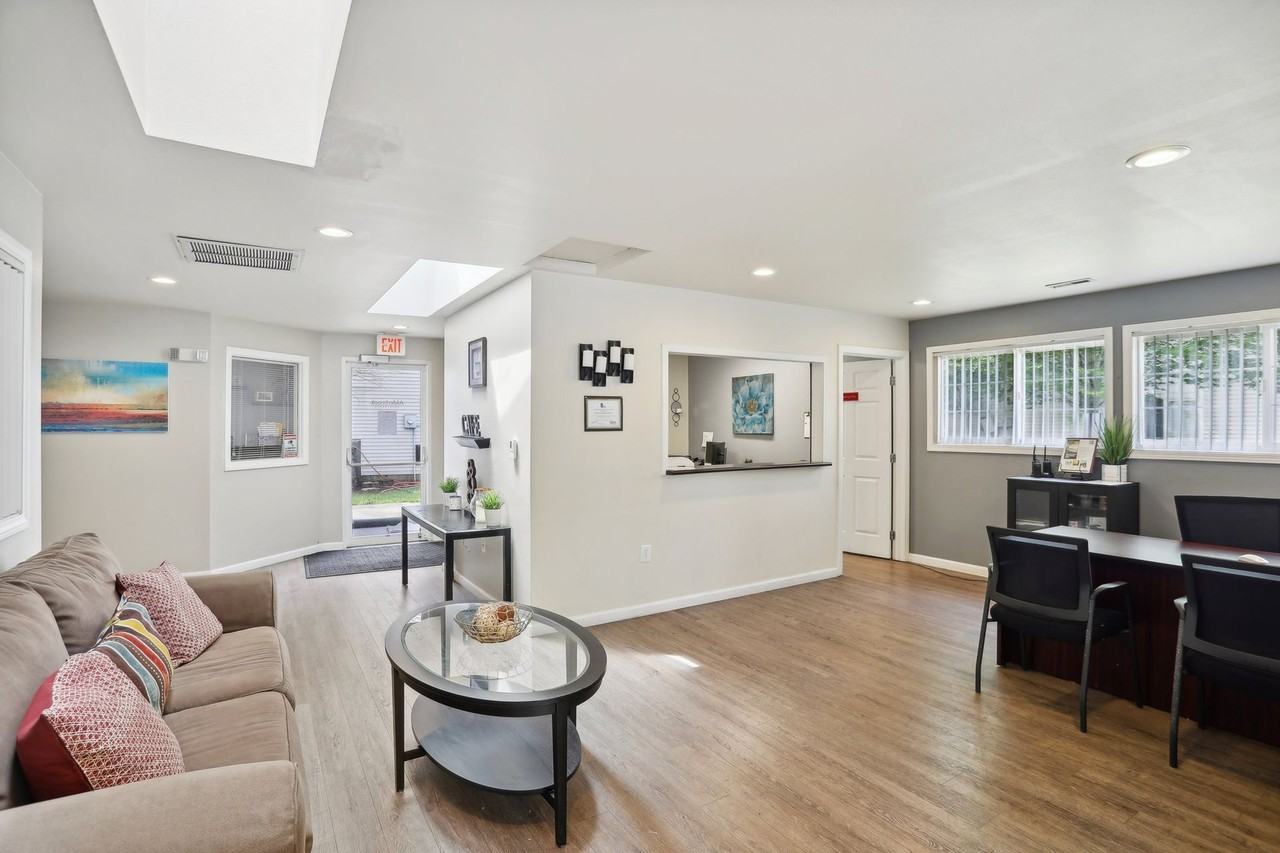 Woodfield Apartments - Photo 7 of 24