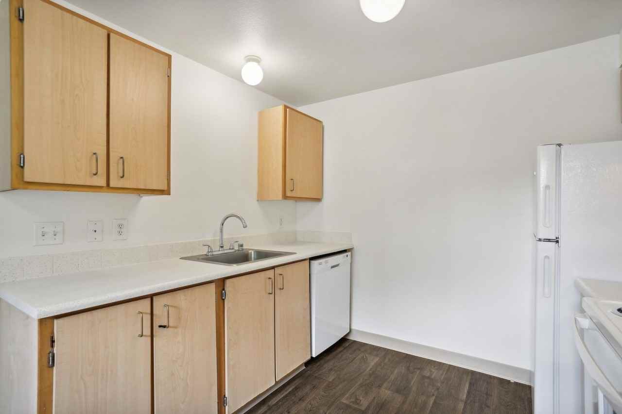 Woodfield Apartments - Photo 3 of 42