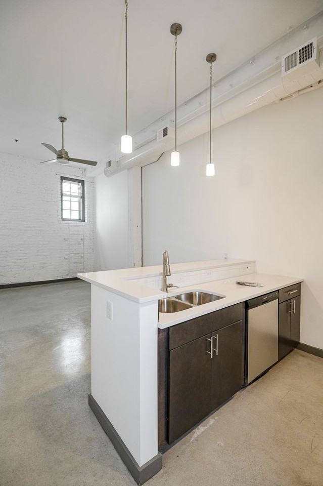 1809 E Franklin St #6104 - Photo 2 of 7