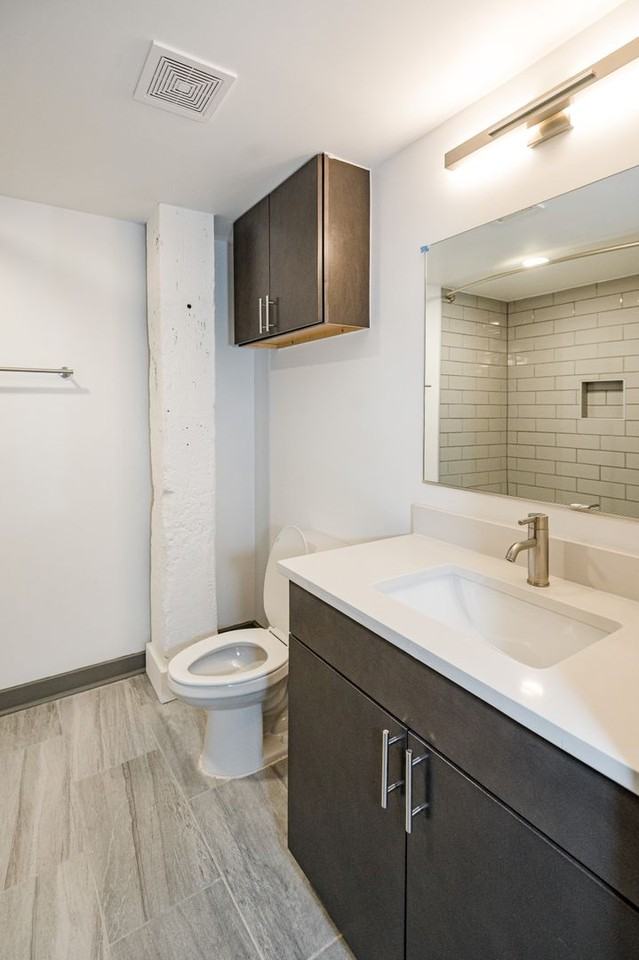 1809 E Franklin St #6104 - Photo 4 of 7