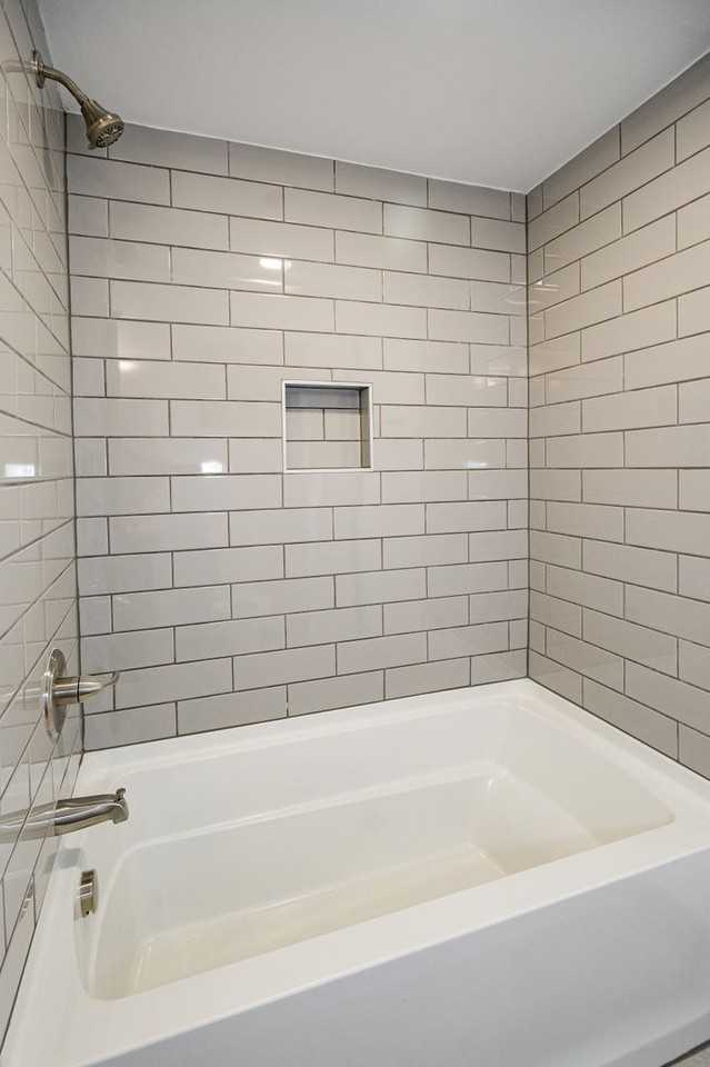 1809 E Franklin St #6104 - Photo 5 of 7