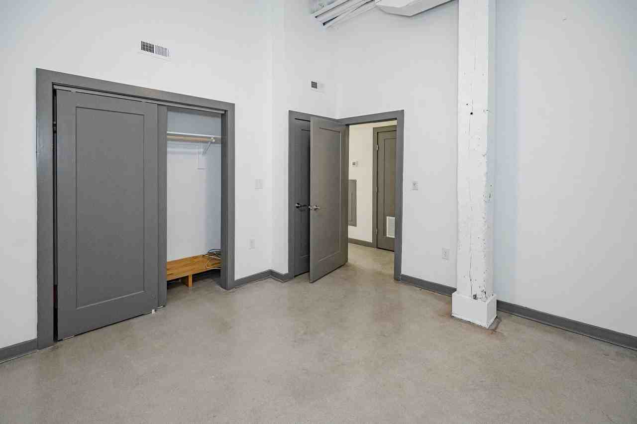 1809 E Franklin St #6104 - Photo 6 of 7