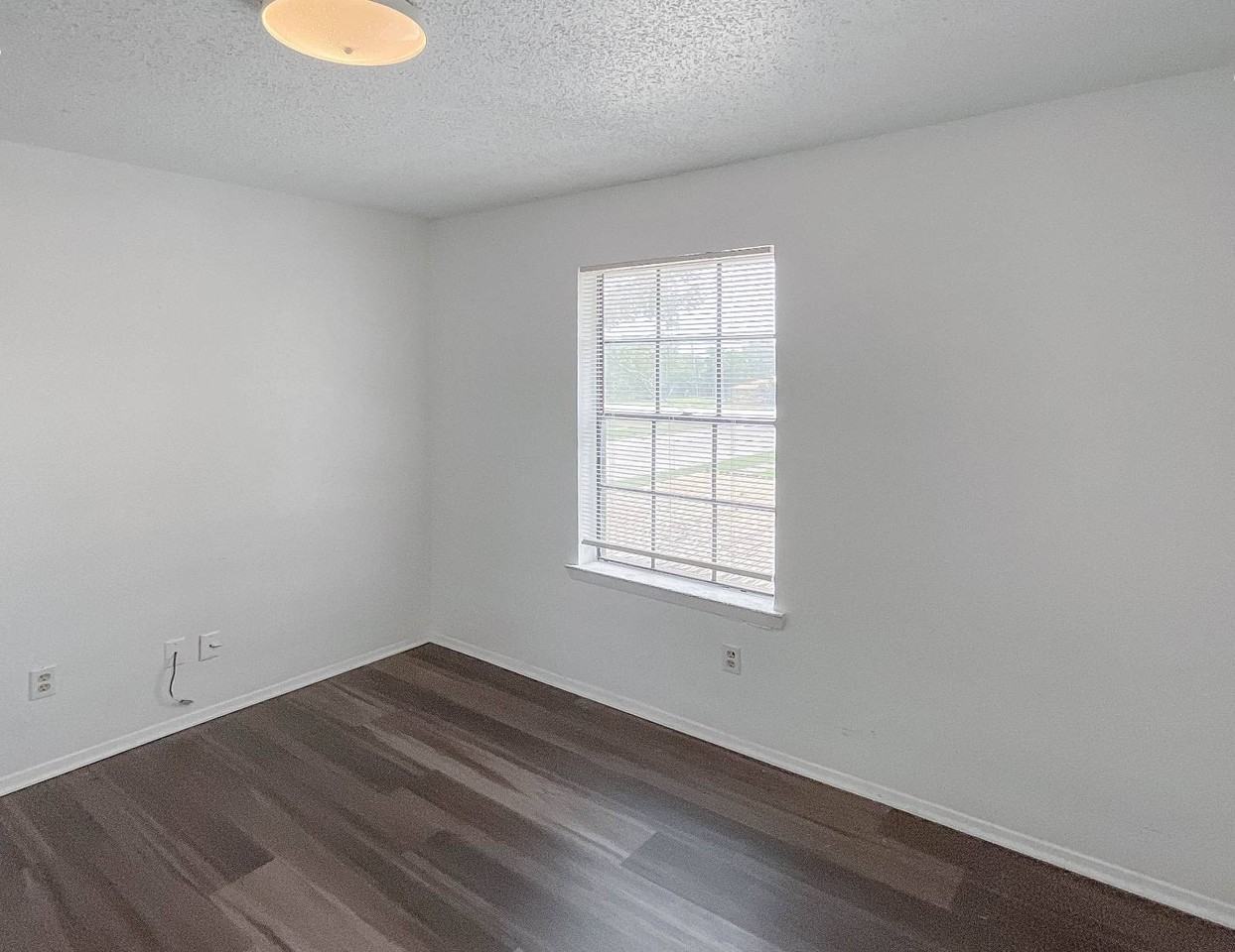 4506 Hunt Cir #D - Photo 3 of 7