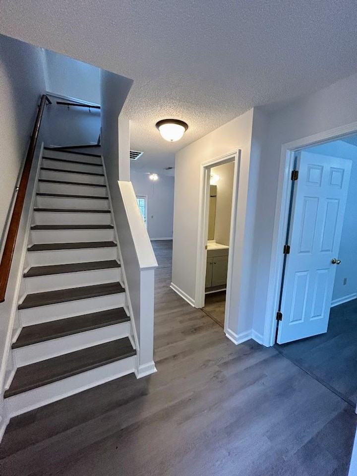 5149 Lampost Cir - Photo 3 of 23