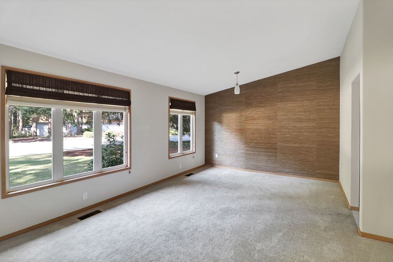 1835 Ne Sumner Dr - Photo 2 of 15