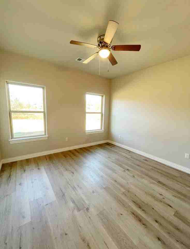 221 Western Hills Dr - Photo 3 of 9