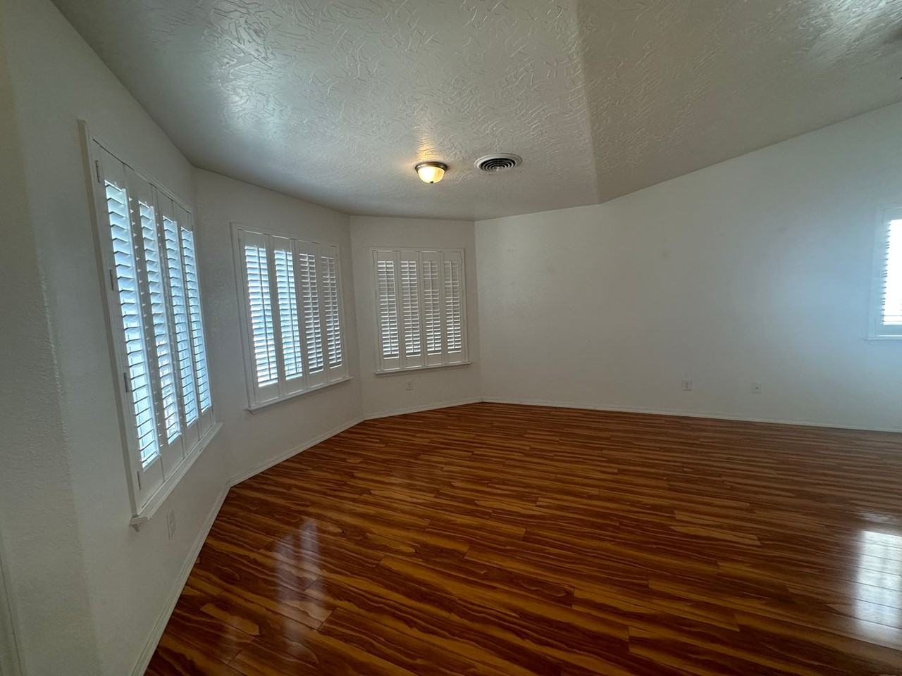 4115 Azalea St - Photo 2 of 26