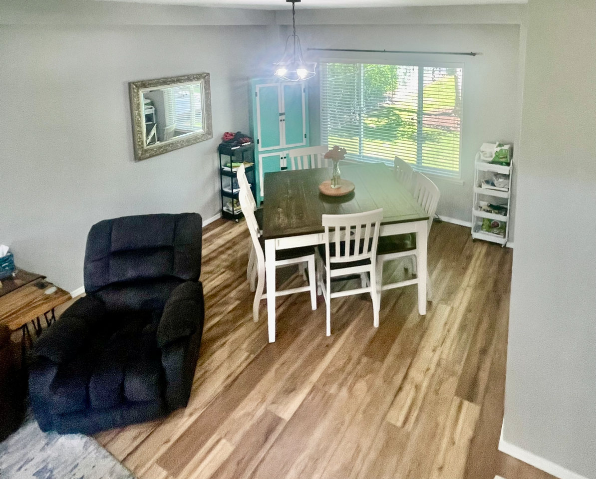 2711 N Woodfield Dr - Photo 3 of 20