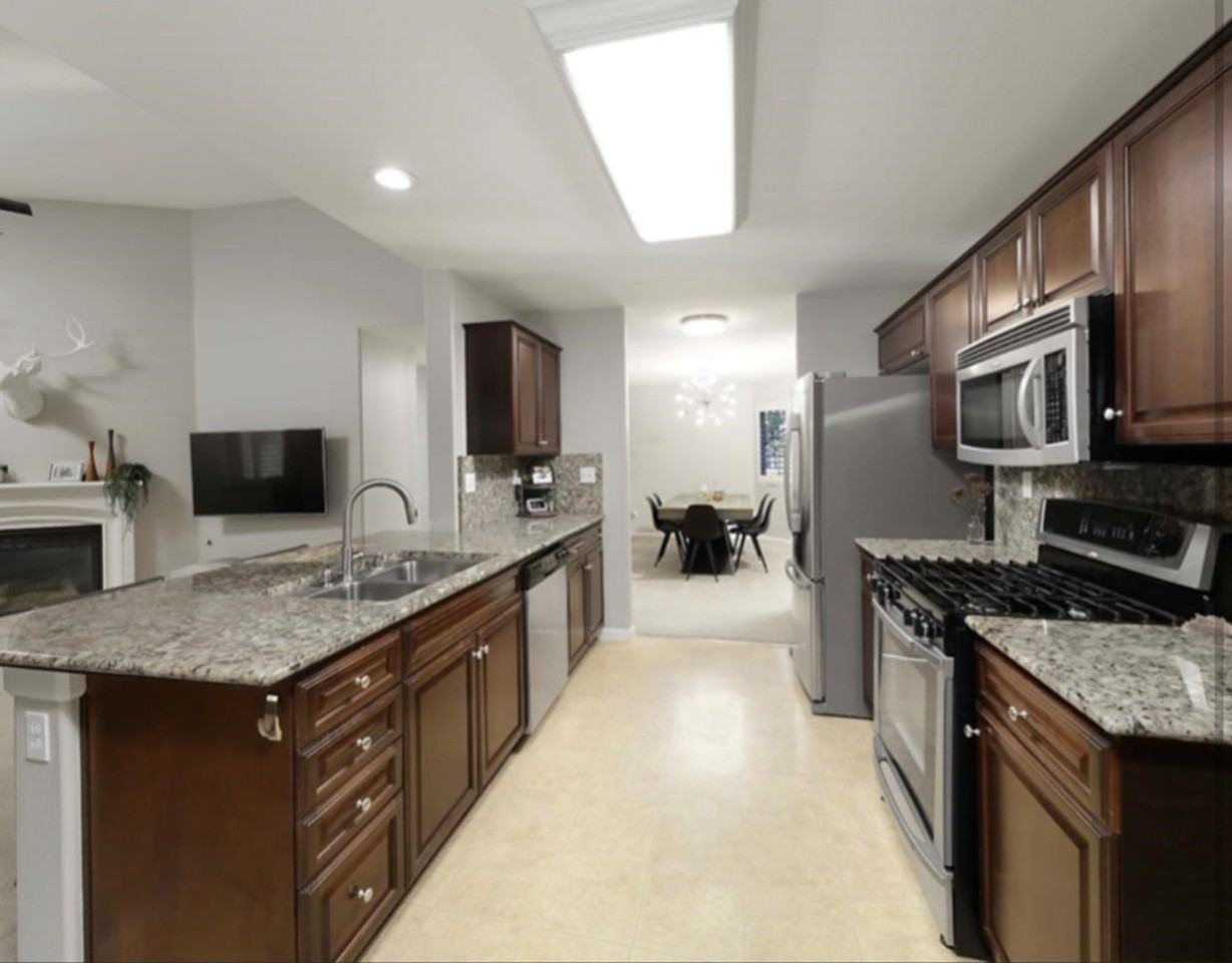 12319 Maclure Dr - Photo 3 of 6
