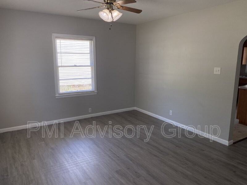 1116 Sw Cambridge Ave - Photo 3 of 14