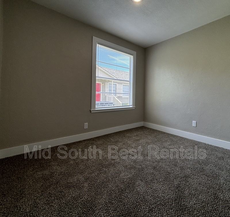 814 Jane Dr - Photo 4 of 7