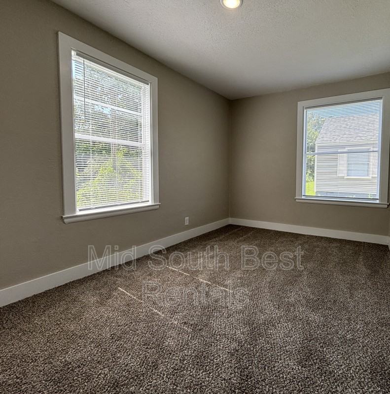 814 Jane Dr - Photo 5 of 7