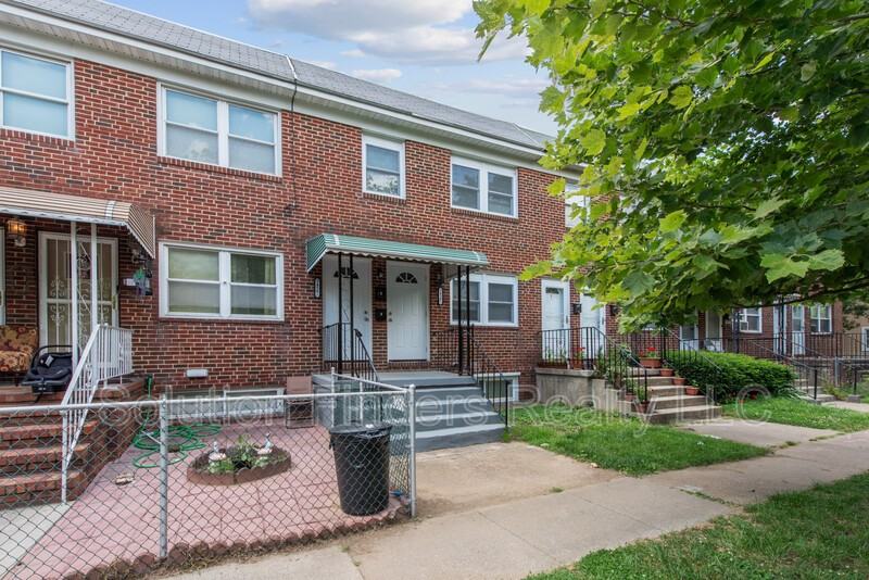 3458 6th St - Photo 2 of 19