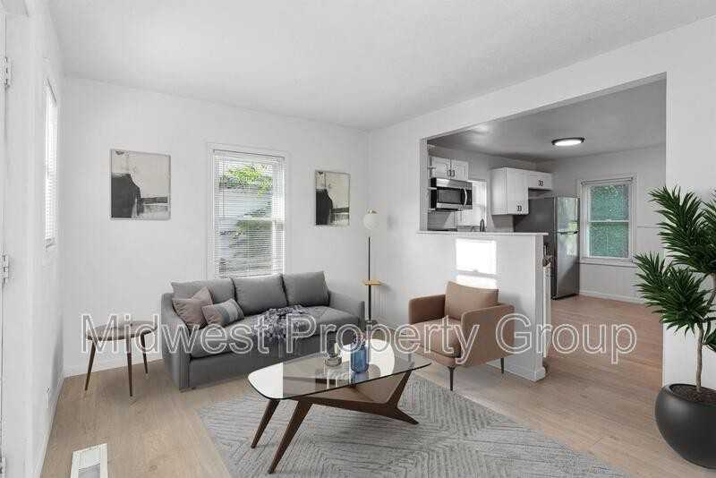 2330 Burns Ave - Photo 2 of 18