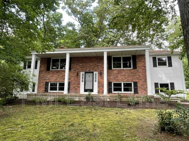 18 Beacon Hill Dr - Photo 3 of 33