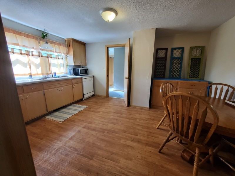 215 13th St S #B - Photo 5 of 8
