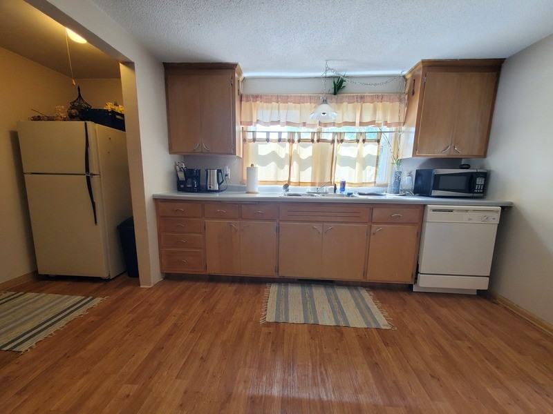215 13th St S #B - Photo 6 of 8