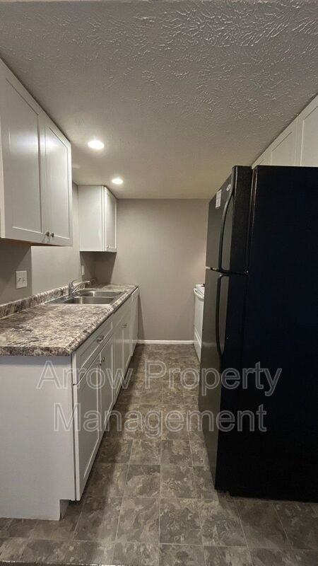 2110 J St #6 - Photo 5 of 11