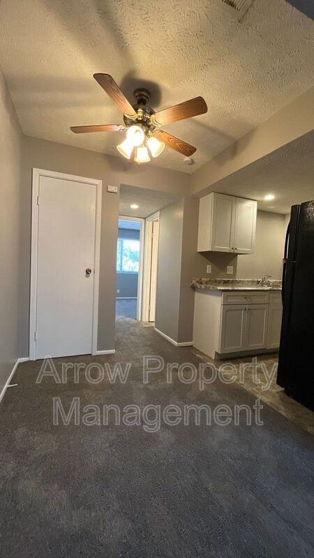 2110 J St #6 - Photo 6 of 11