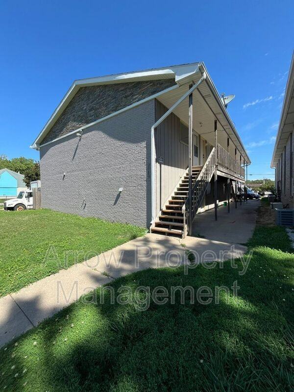 2110 J St #6 - Photo 2 of 11