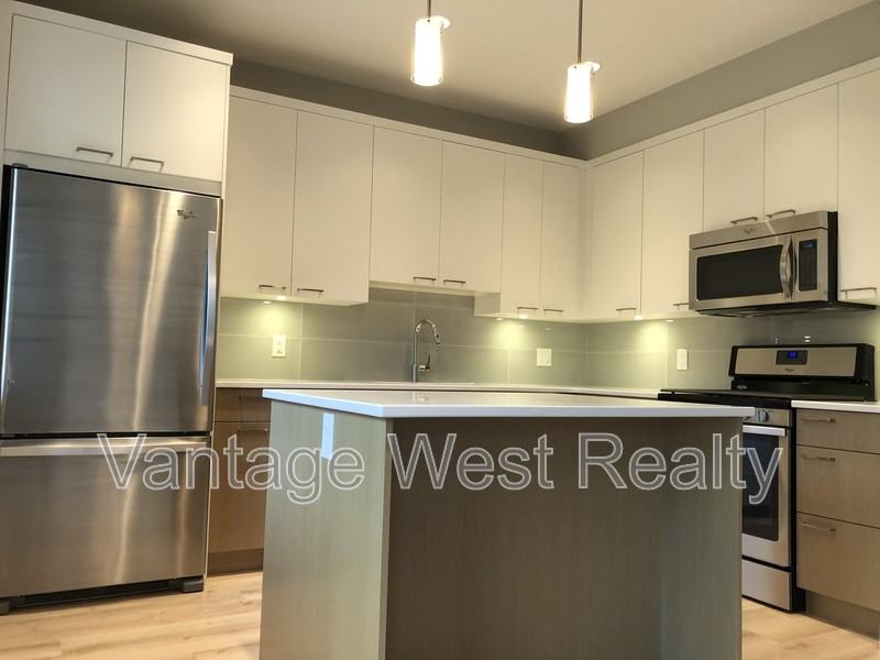 12925 Lakehill Lane - Photo 2 of 15