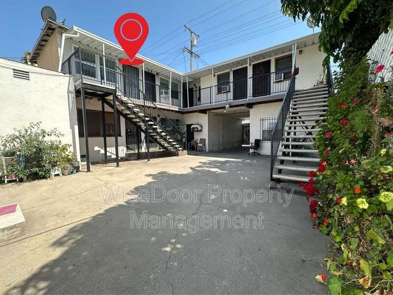 2752 E 58th St #B - Photo 2 of 11