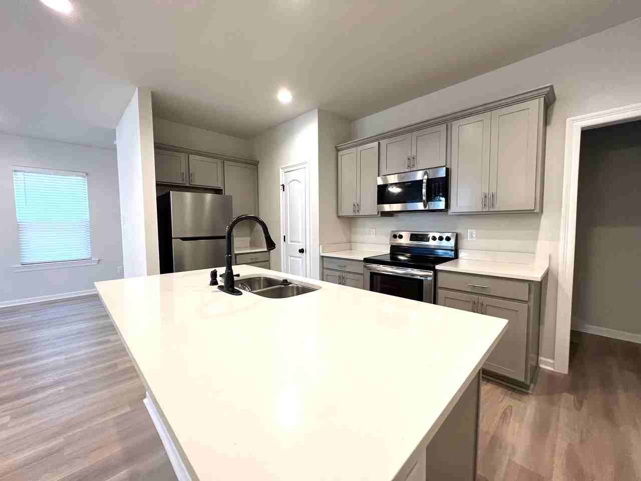 1018 Bengal Crossing Ave - Photo 3 of 17