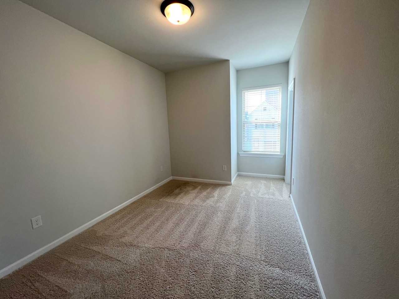 1018 Bengal Crossing Ave - Photo 6 of 17