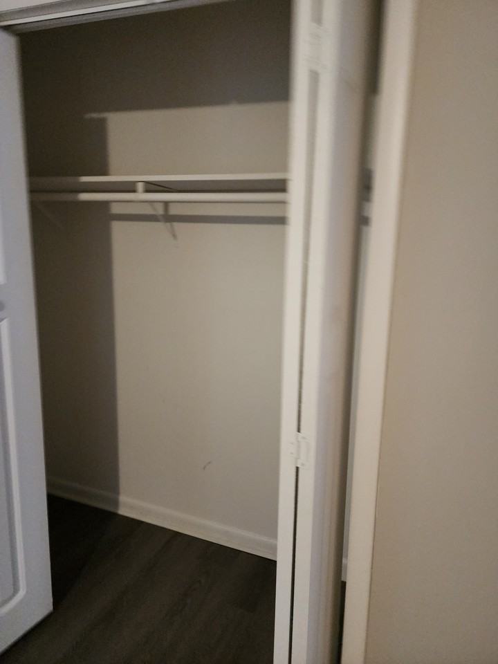 1302A Cherrycrest Dr - Photo 5 of 17