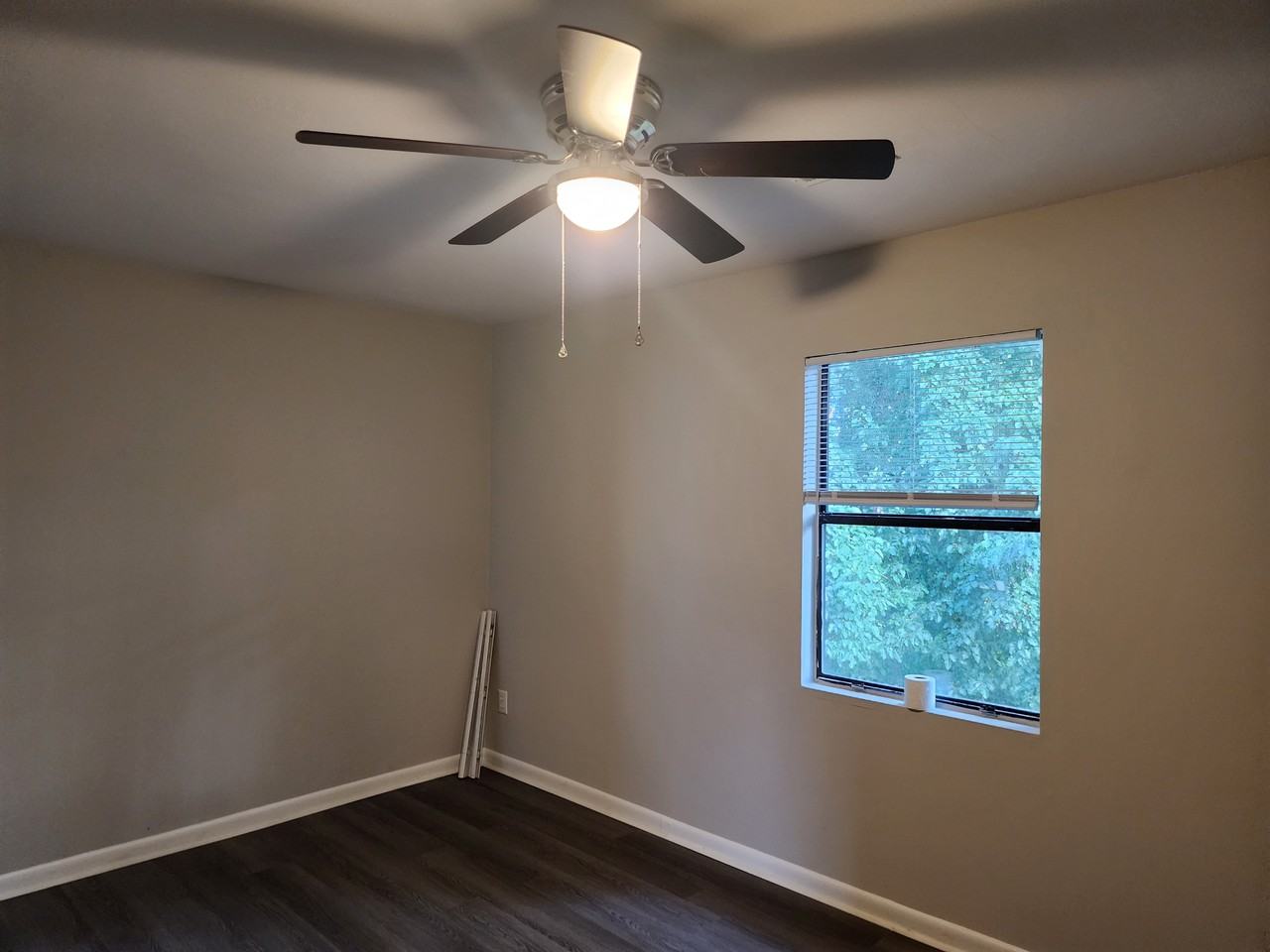 1302A Cherrycrest Dr - Photo 7 of 17