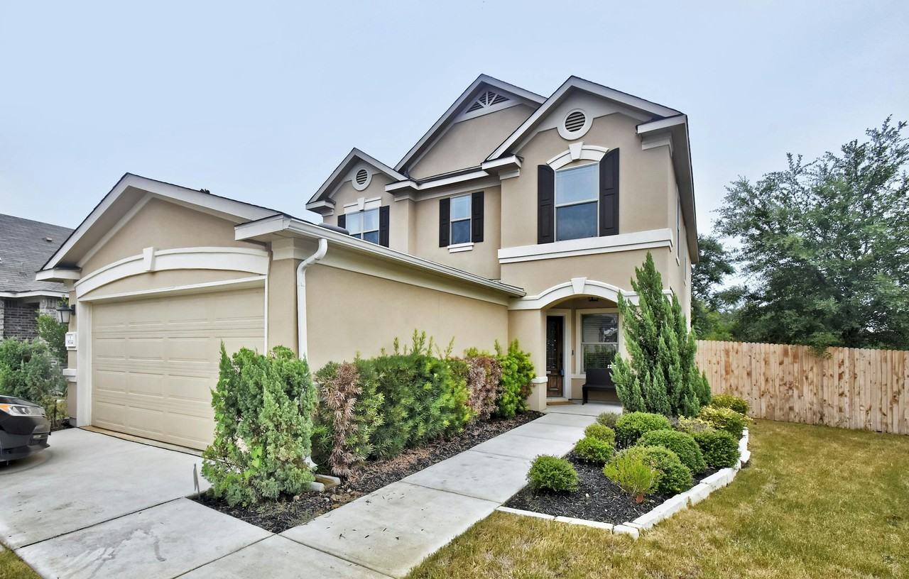 8114 Breakaway Pass - Photo 2 of 30