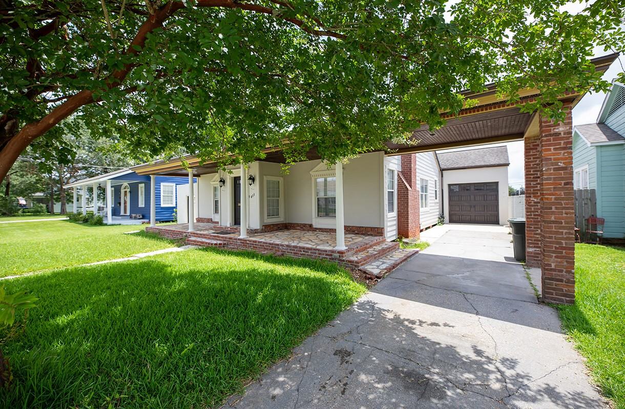 411 Woodruff St - Photo 2 of 14